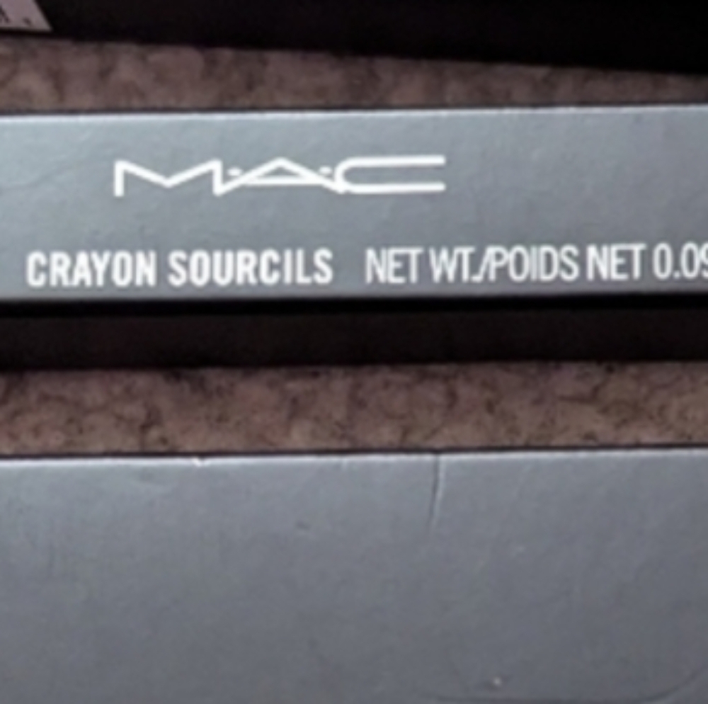 Mac eyebrow